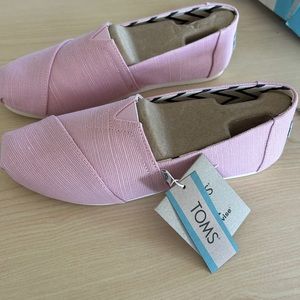 Toms pink size 8